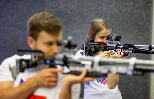 OH v Paříži: Veronika Blažíčková a Jiří Přívratský v úvodním střeleckém závodě